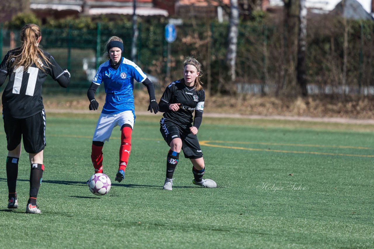 Bild 396 - B-Juniorinnen Halbfinale SVHU - Holstein Kiel : Ergebnis: 3:0